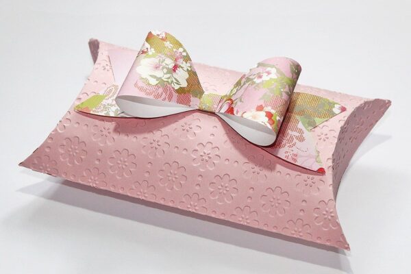 Styling Pillow Boxes for Events & Retail Displays