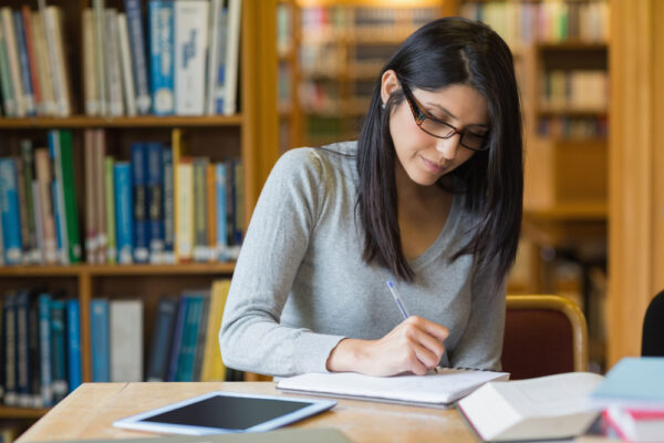 How Does Dissertation Thesis Writing Help Enhance Research Clarity?