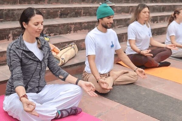 100 hour yoga TTC in Rishikesh