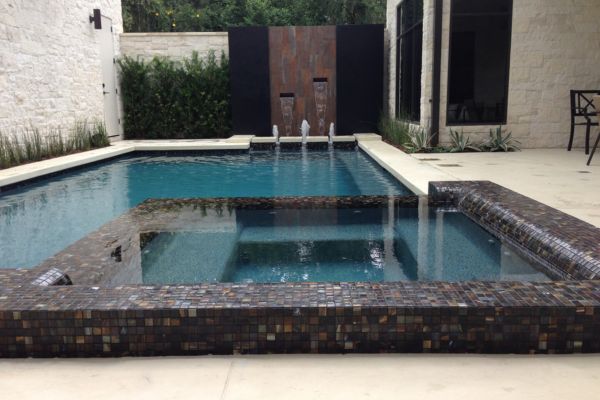 How Do Houston Pools Maintain Water Quality Standards?