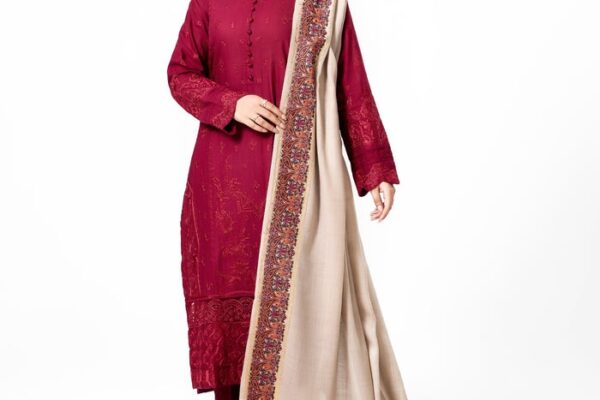 Lightweight and Warm Shawls for Women – Style Meets Comfort at Sarwat.pk