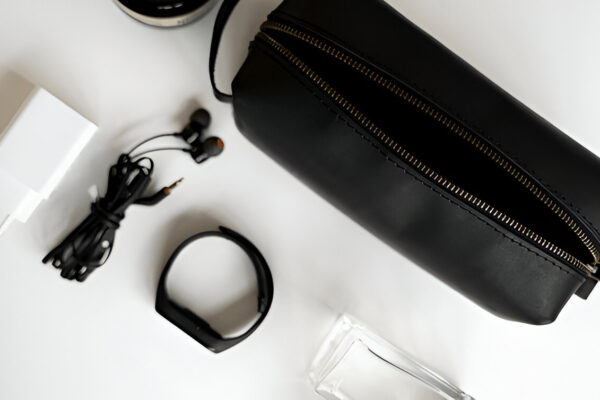 How Can You Use Men’s Toiletry Bags For Business Travel?